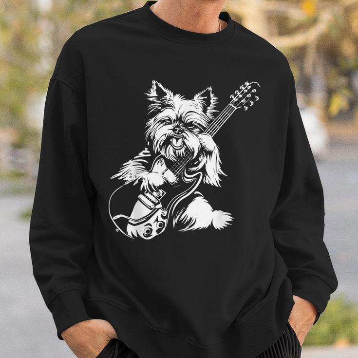 犬 ギタリスト ギター ティーカップ ヨーキー パパ ママ スウェットシャツ 彼への贈り物