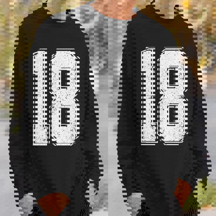 番号18シャツ、番号付き ヴィンテージ 18歳の誕生日 スウェットシャツ 彼への贈り物