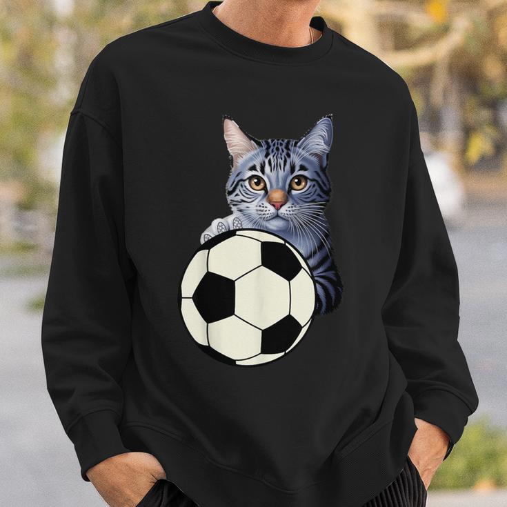 面白い猫サッカーボールグラフィック子猫のスポーツ愛好家のコスチューム スウェットシャツ 彼への贈り物