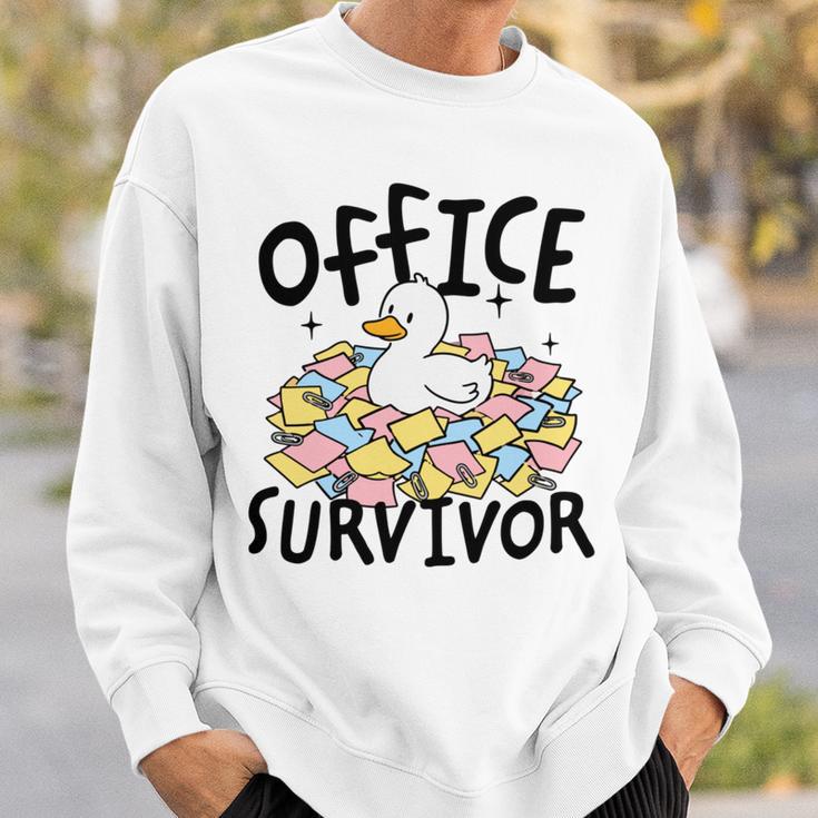 Officeurvivor かわいいアヒルの付箋 ユーモア 長袖tシャツ スウェットシャツ 彼への贈り物