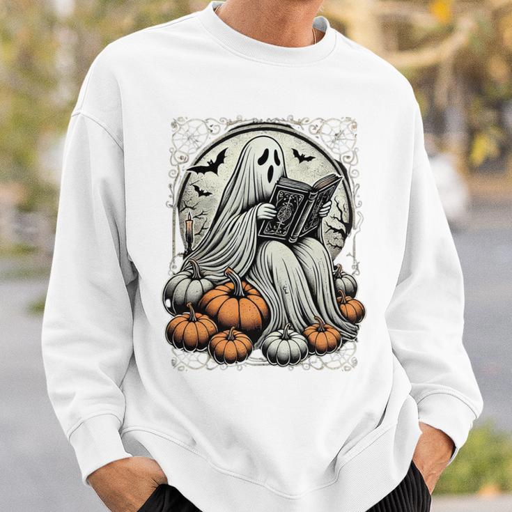 Vintage Ghost Reading Book Pumpkins Goth Halloween Teachers Sweatshirt Gifts for Him