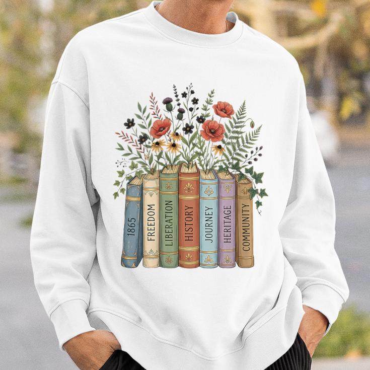 Women's Juneteenth 1865 Freedom Books Botanical Wildflower Graphic Sweatshirt Gifts for Him Women's Juneteenth 1865 Freedom Books Botanical Wildflower Graphic Sweatshirt Gifts for Him