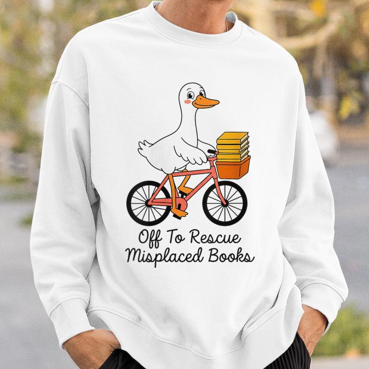 Women's Librarian Goose Book Lover Humor Reading Goose Sweatshirt Gifts for Him