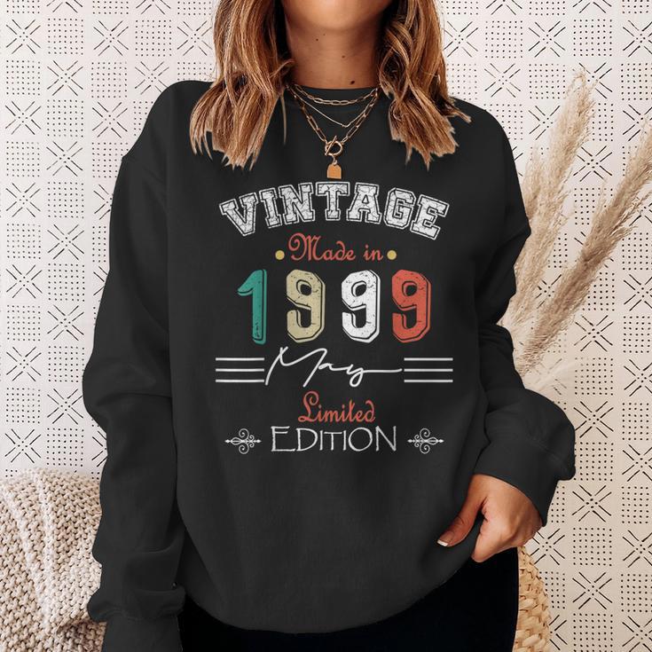 1999年5月生まれ ヴィンテージ Happy Birthday 25歳 スウェットシャツ 彼女への贈り物