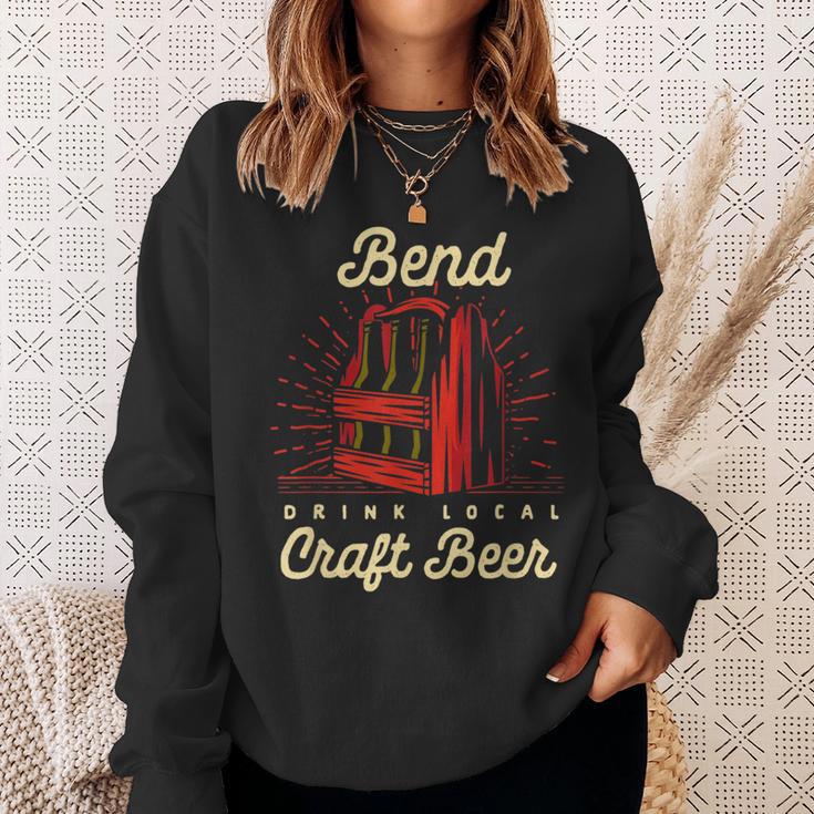 Bend Drink Local Craft ビールオレゴン醸造業者またはクラフト醸造所 スウェットシャツ 彼女への贈り物