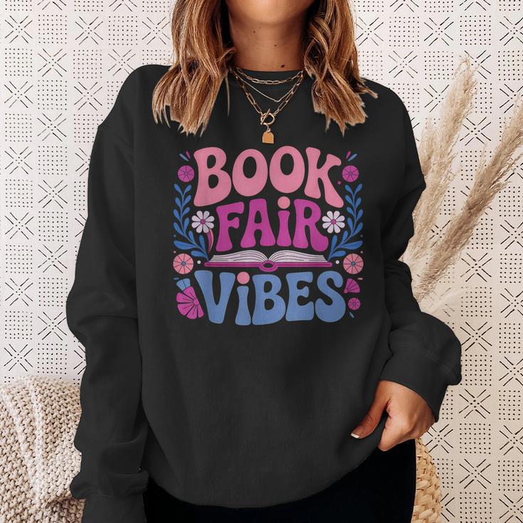Book Fair Vibes Retro Teacher Reading Lovers Librarian Sweatshirt Gifts for Her