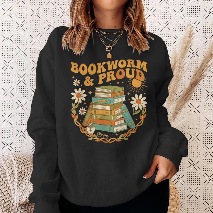 Bookworm And Proud Retro Reading Aesthetic Books Library Sweatshirt Gifts for Her