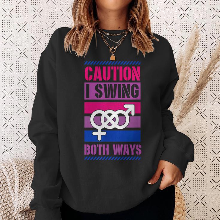 Caution Iwing Both Ways バイセクシャル プライド ジョーク スウェットシャツ 彼女への贈り物