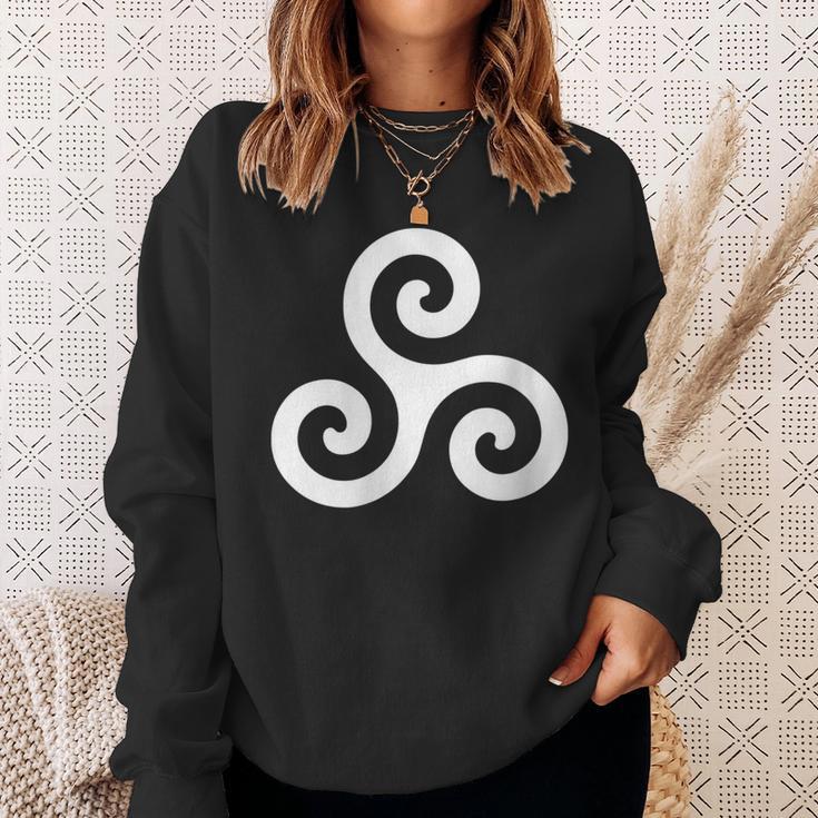 Celtic Knot Book Of Kells Occult Pagan Paganism Sweatshirt Gifts for Her Celtic Knot Book Of Kells Occult Pagan Paganism Sweatshirt Gifts for Her