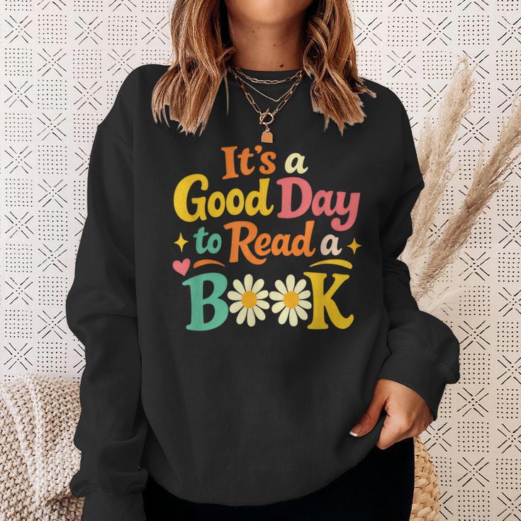 Cheerful Good Day To Read A Book Cozy Warm Bookworm Sweatshirt Gifts for Her