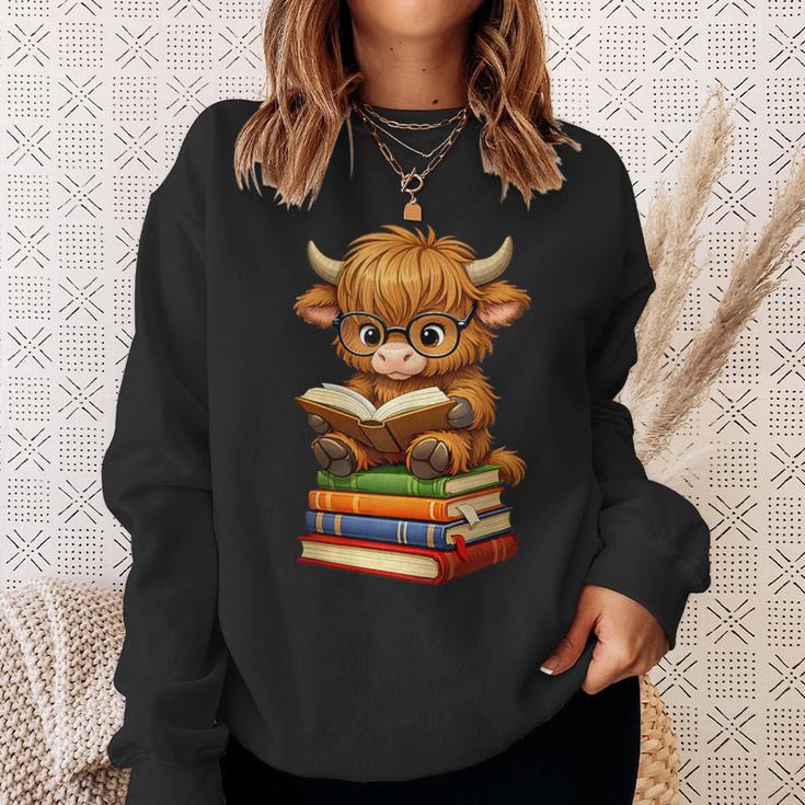 Cute Highland Cow With Glasses Reading Books Sweatshirt Gifts for Her