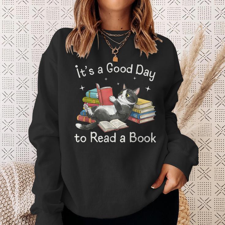 Cute It's a Good Day To Read a Book Cat Bookworm Sweatshirt Gifts for Her