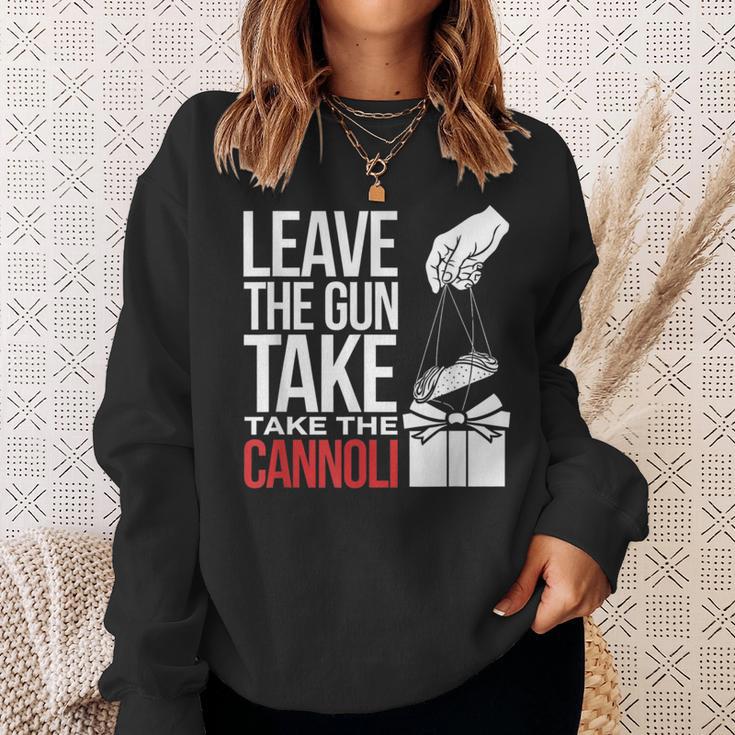 Leave The Gun Take The Cannoli メンズ レディース イタリア国旗 スウェットシャツ 彼女への贈り物