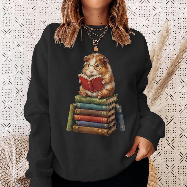 Guinea Pig Reading Book Cute Librarian Books Lover Sweatshirt Gifts for Her