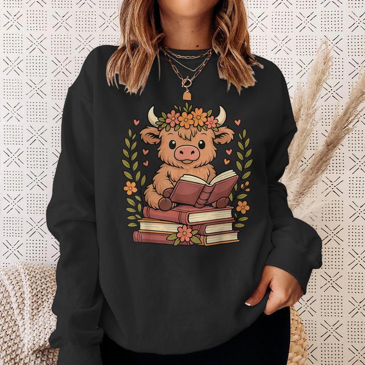 Highland Cow Reading Book Graphic Cow With Book Floral Sweatshirt Gifts for Her
