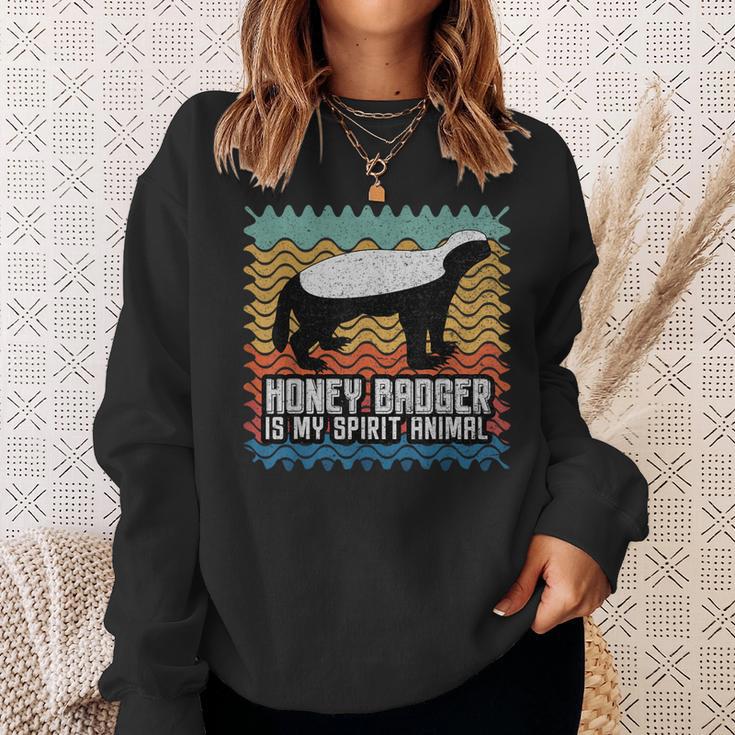 Honey Badger Is Mypirit Animal スウェットシャツ 彼女への贈り物