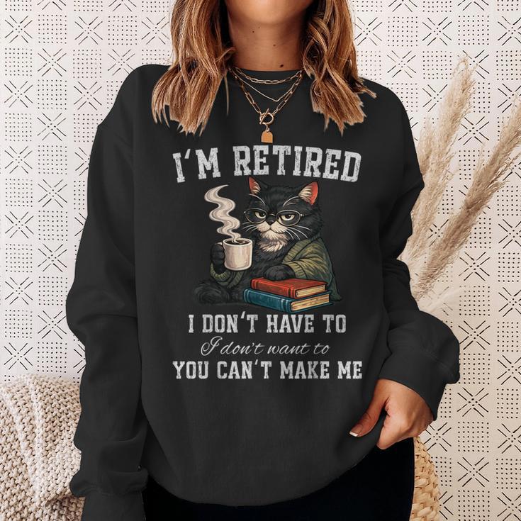 I'm Retired 2026 Cat Reading Book Retirement Sweatshirt Gifts for Her