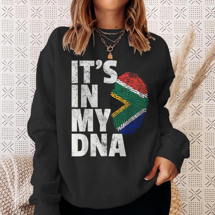 It's In My Dnaouth African Africa Flagスウェットシャツ 彼女への贈り物