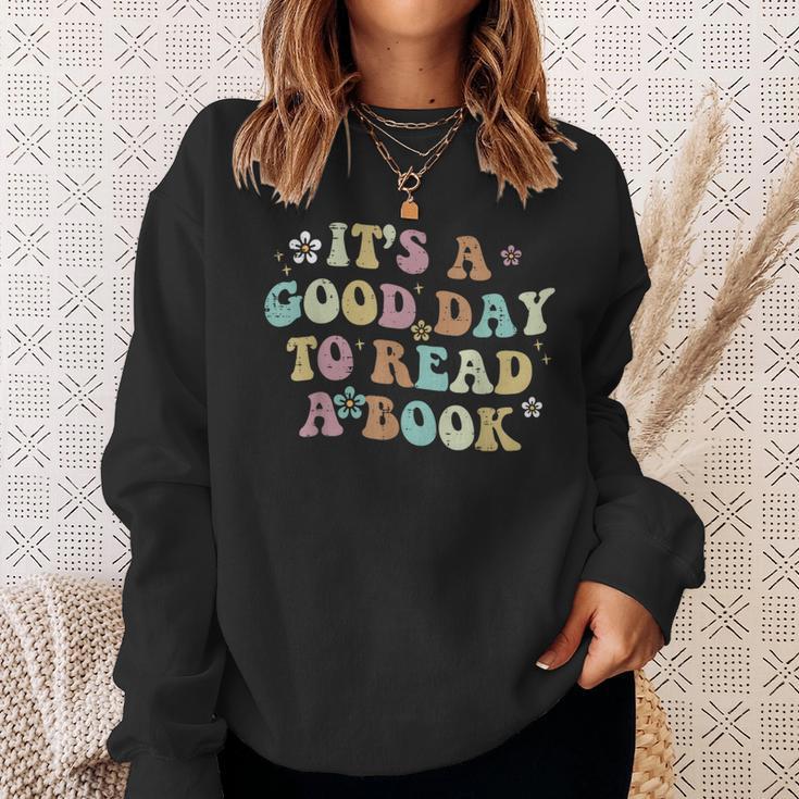 It's A Good Day To Read A Book Reading Librarian Teacher Kid Sweatshirt Gifts for Her