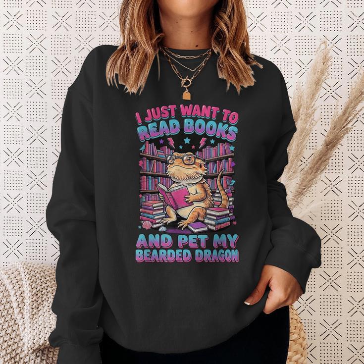 I Just Want To Read Books And Pet My Bearded Dragon Reptile Sweatshirt Gifts for Her I Just Want To Read Books And Pet My Bearded Dragon Reptile Sweatshirt Gifts for Her