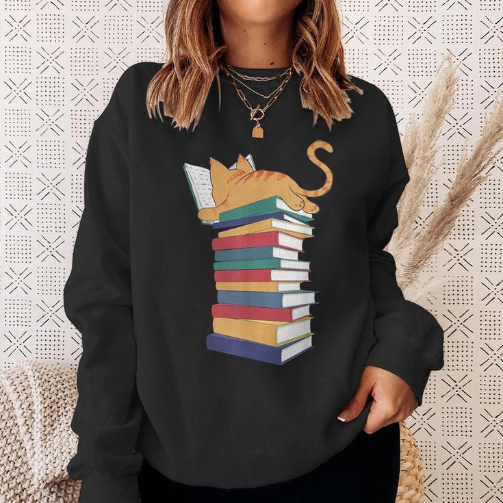 Kawaii Cat Lover Reading Books Librarian Humor Tee Sweatshirt Gifts for Her