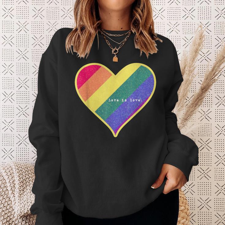 Love Is Love レインボーハート スウェットシャツ 彼女への贈り物