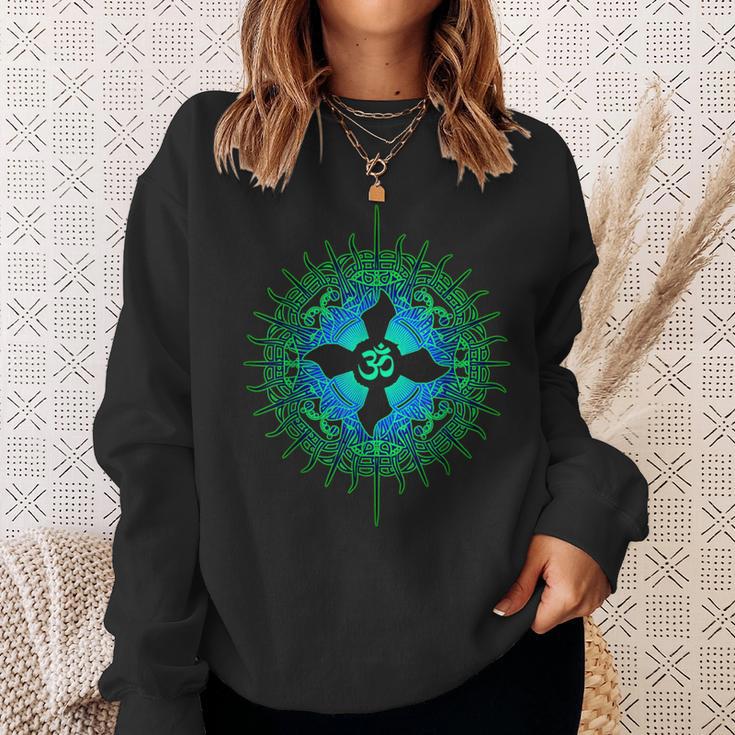Om Psytrance Goa Psy Rave サイケデリックフェスティバルギフトアイデア スウェットシャツ 彼女への贈り物