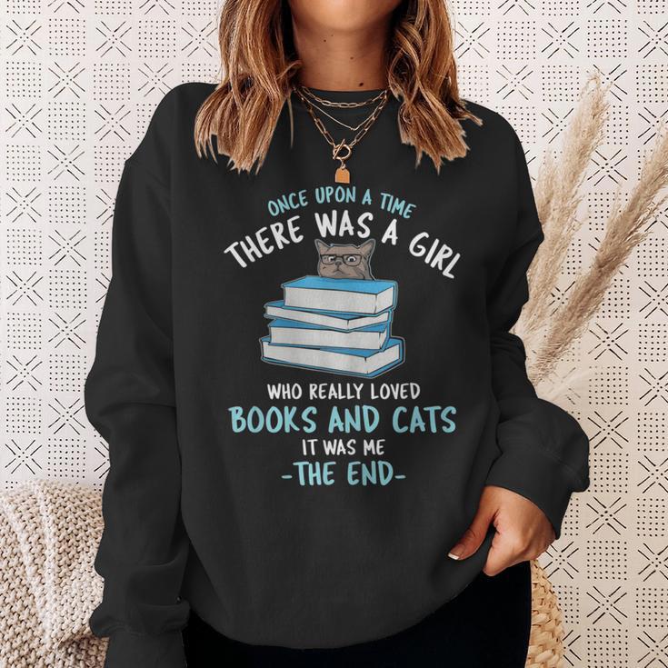 Once Upon a Timee There Was a Girl Who Loved Catts And Books Sweatshirt Gifts for Her Once Upon a Timee There Was a Girl Who Loved Catts And Books Sweatshirt Gifts for Her