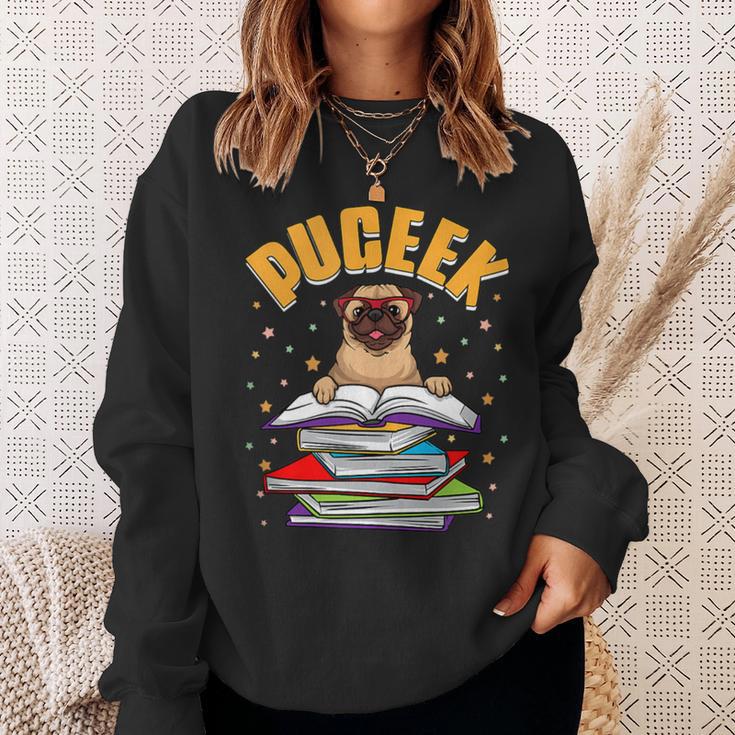 Pug Lovers Who Love To Read PUGEEK Pug With Books Sweatshirt Gifts for Her Pug Lovers Who Love To Read PUGEEK Pug With Books Sweatshirt Gifts for Her