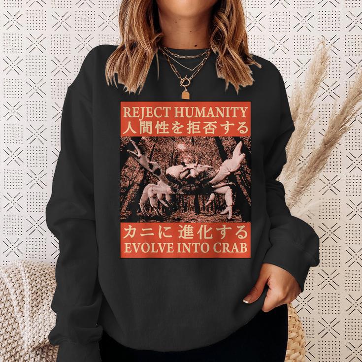 Reject Humanity Evolve To Crab 日本のカニヴィンテージ スウェットシャツ 彼女への贈り物