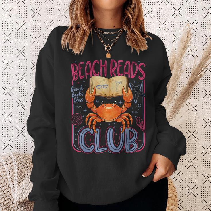 Retro Beach Reads Club Crab Summer Vacation Book Girl Hawaii Sweatshirt Gifts for Her Retro Beach Reads Club Crab Summer Vacation Book Girl Hawaii Sweatshirt Gifts for Her