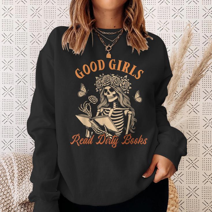 Smut Reader Spicy Romance Good A Girls Read Dirty Books Sweatshirt Gifts for Her