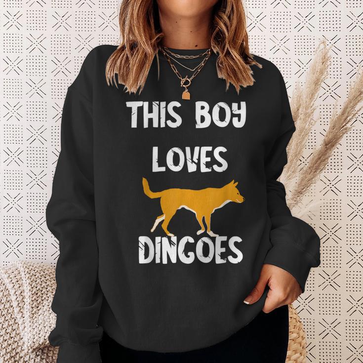 This Boy Loves Dingoes 野生動物 オーストラリアン ディンゴ犬 スウェットシャツ 彼女への贈り物