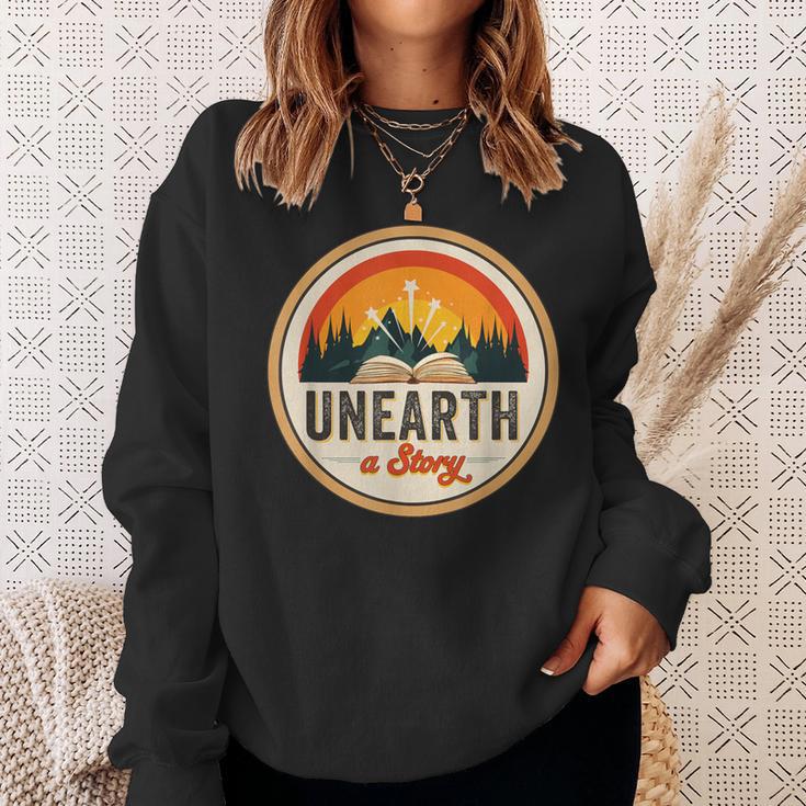 Unearth a Story Summer Reading 2026 Book Vintage Retro Sweatshirt Gifts for Her