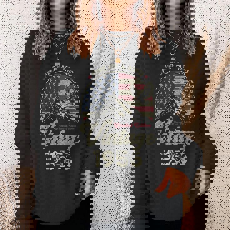 Vintage 1956 愛国的なイーグル、70歳の誕生日、アメリカ国旗 スウェットシャツ 彼女への贈り物