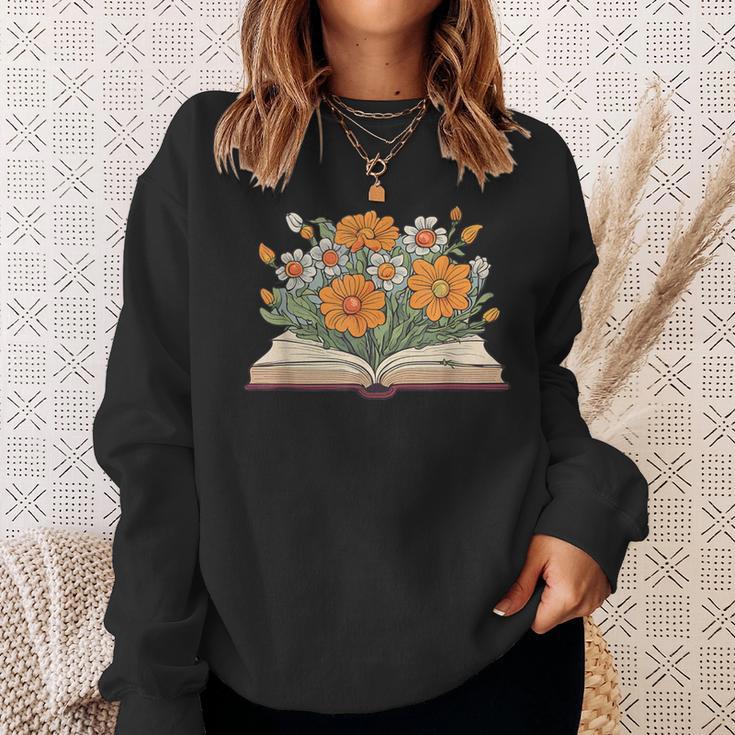 Vintage Book Lover Teacher Wildflowers Reading Read Graphic Sweatshirt Gifts for Her Vintage Book Lover Teacher Wildflowers Reading Read Graphic Sweatshirt Gifts for Her