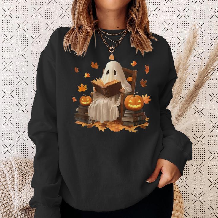 Vintage Ghost Reading Book Pumpkin Halloween Books Lover Sweatshirt Gifts for Her