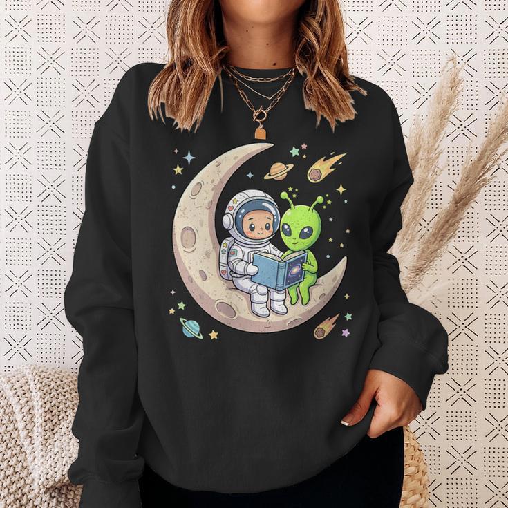 Women's Astronaut Reading Book With Alien Moon Space Astronomy Sweatshirt Gifts for Her Women's Astronaut Reading Book With Alien Moon Space Astronomy Sweatshirt Gifts for Her