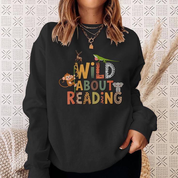 Women's Wild About Reading Book Animal Children's Book Lover Teacher Sweatshirt Gifts for Her Women's Wild About Reading Book Animal Children's Book Lover Teacher Sweatshirt Gifts for Her