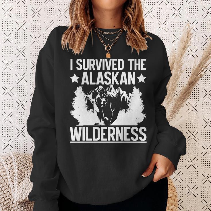 アラスカの荒野を生き延びたアラスカ 長袖tシャツ スウェットシャツ 彼女への贈り物