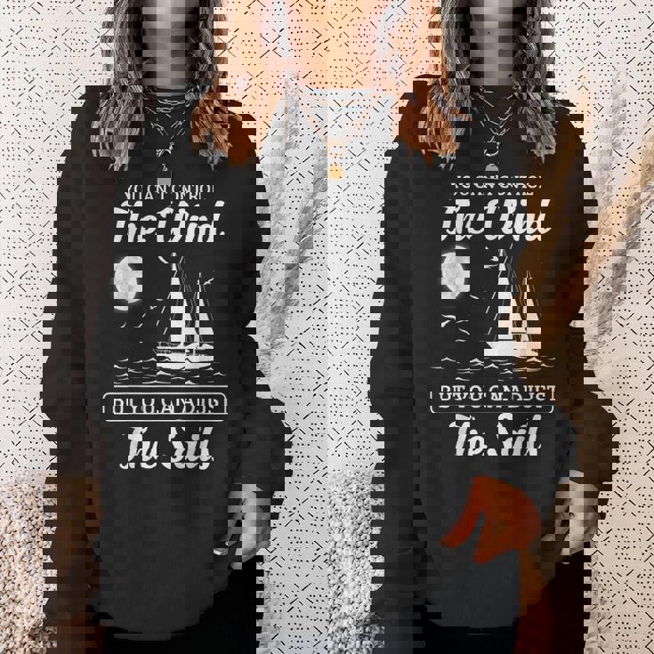 インスピレーションを与えるセーリングの引用句 航海風と帆のデザイン。 スウェットシャツ 彼女への贈り物