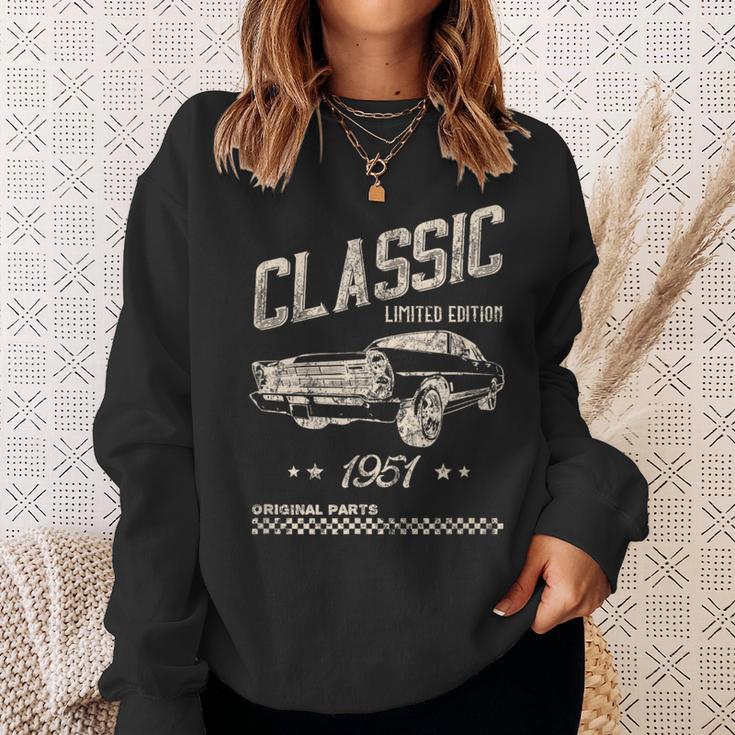クラシック 1951 限定版 ヴィンテージ レトロ 車 誕生日 スウェットシャツ 彼女への贈り物