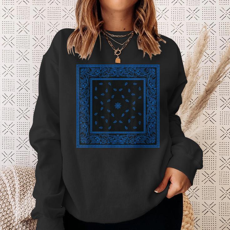 メンズ ブラックブルーバンダナプリントtシャツ ロイヤルブルーペイズリー柄 スウェットシャツ 彼女への贈り物