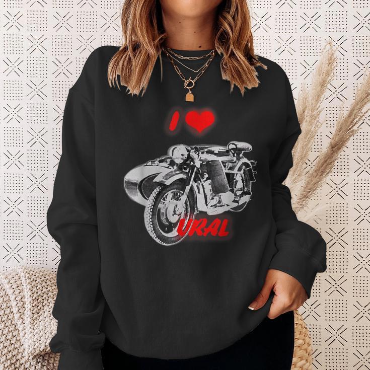 ロシアのレトロなオートバイ愛好家のためのi Love Ural スウェットシャツ 彼女への贈り物
