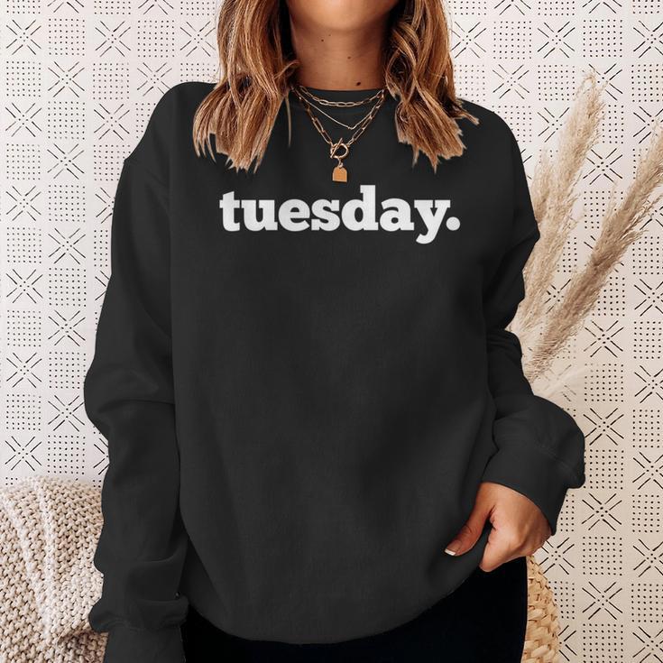 曜日 Tuesday Minimalistic 長袖tシャツ スウェットシャツ 彼女への贈り物