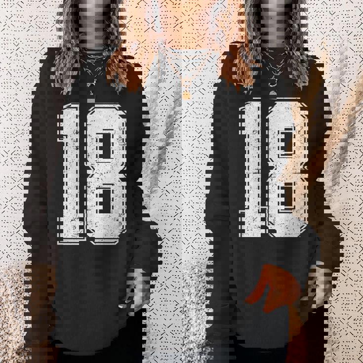 番号18シャツ、番号付き ヴィンテージ 18歳の誕生日 スウェットシャツ 彼女への贈り物