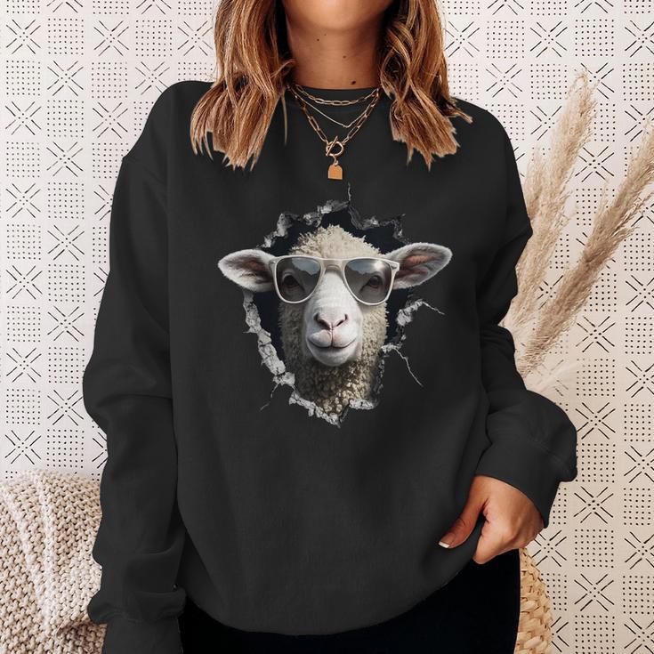 羊が穴から覗いています 農夫 羊飼い 飼い Coolheep Portrait スウェットシャツ 彼女への贈り物