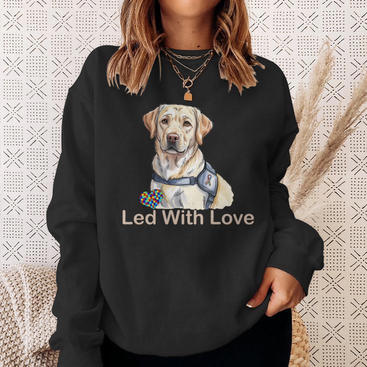 自閉症啓発サポート犬ラブラドールのニューロダイバーシティ 長袖tシャツ スウェットシャツ 彼女への贈り物
