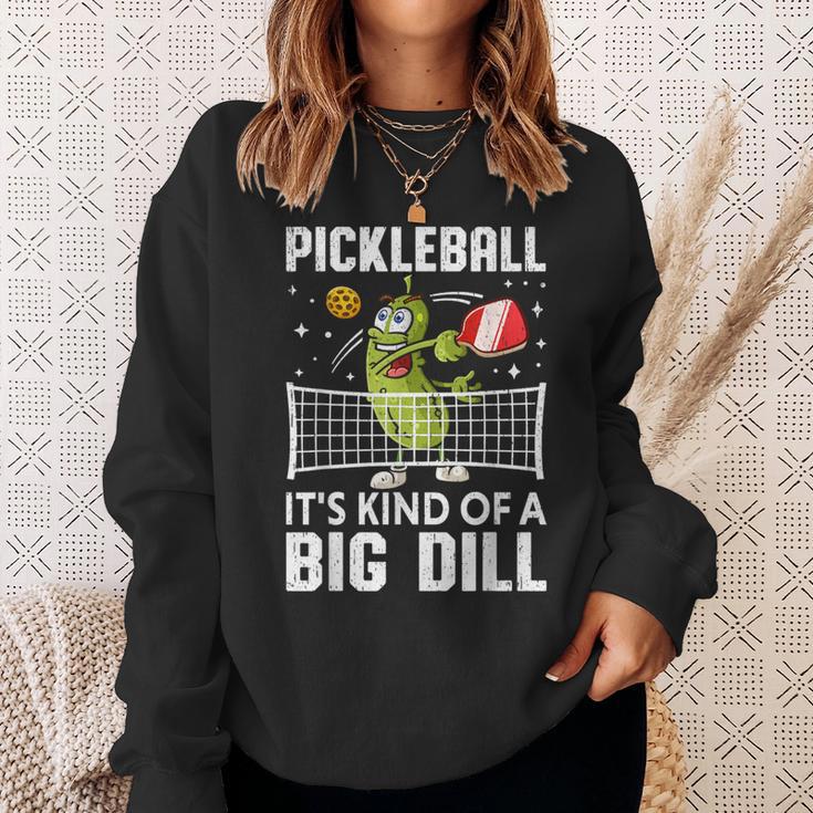 面白いピックルボールtシャツ It's Kind Of A Big Dill パドルボール スウェットシャツ 彼女への贈り物