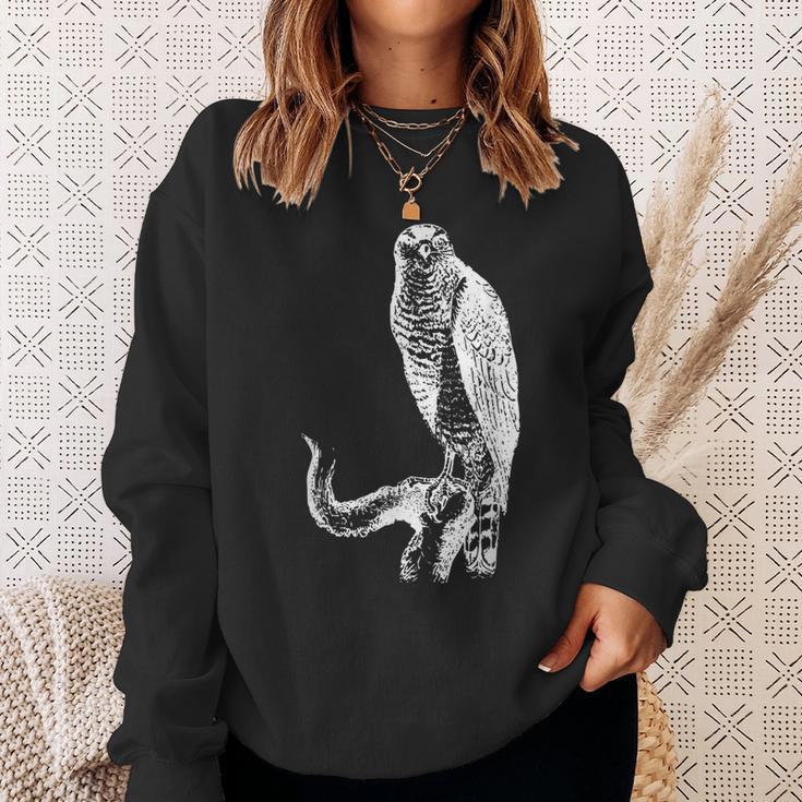 黒い線画 鷹 鳥獣戯画 スウェットシャツ 彼女への贈り物